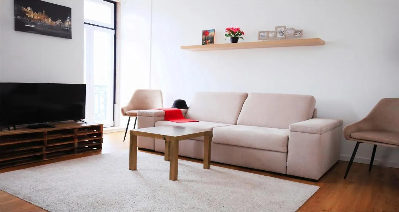 Lisboa Intendente 3Bedroom Apartment With Balcony