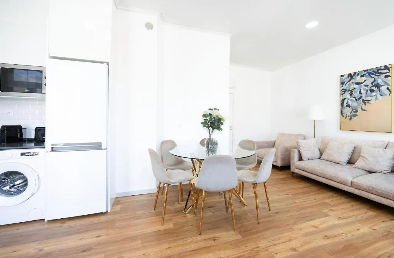 Lisboa Intendente 3Bedroom Apartment With Balcony 0*, ליסבון פורטוגל