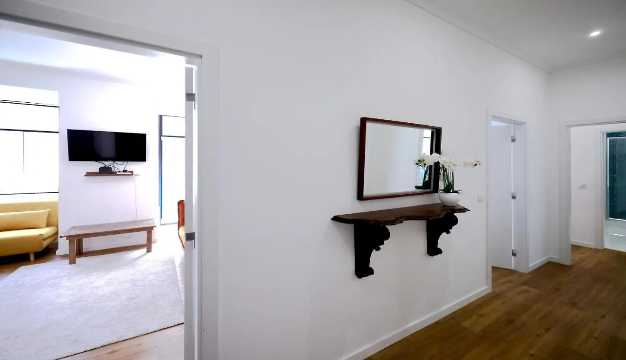 Lisboa Intendente 3Bedroom Apartment With Balcony  ליסבון