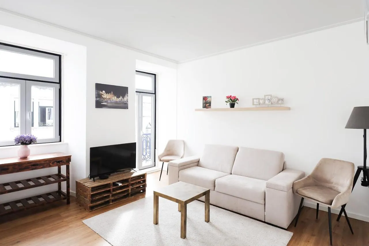Lisboa Intendente 3Bedroom Apartment With Balcony